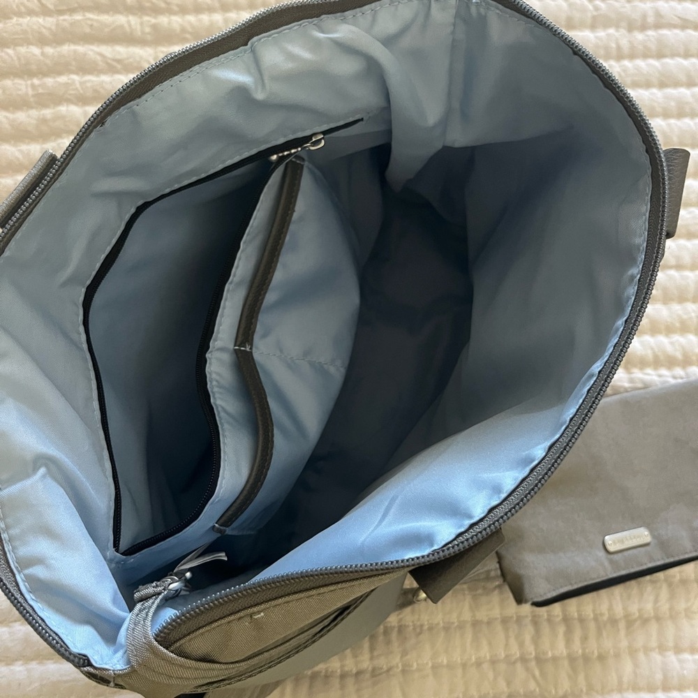 Baggallini Gray Travel Bag with RFID pouch and luggage strap - Picture 3 of 9